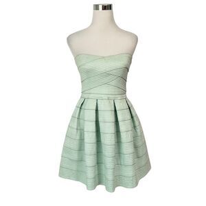 Jun & Ivy Dress Womens Medium Strapless Textured Fit Flare Pleated Mini